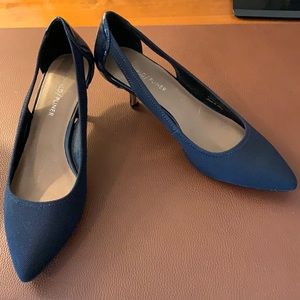 Donald Pliner Navy Stretch Mesh Kitten Heels sz 8